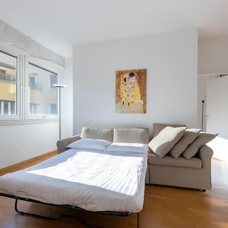 Joivy Apartments By The Lake Como Exteriör bild